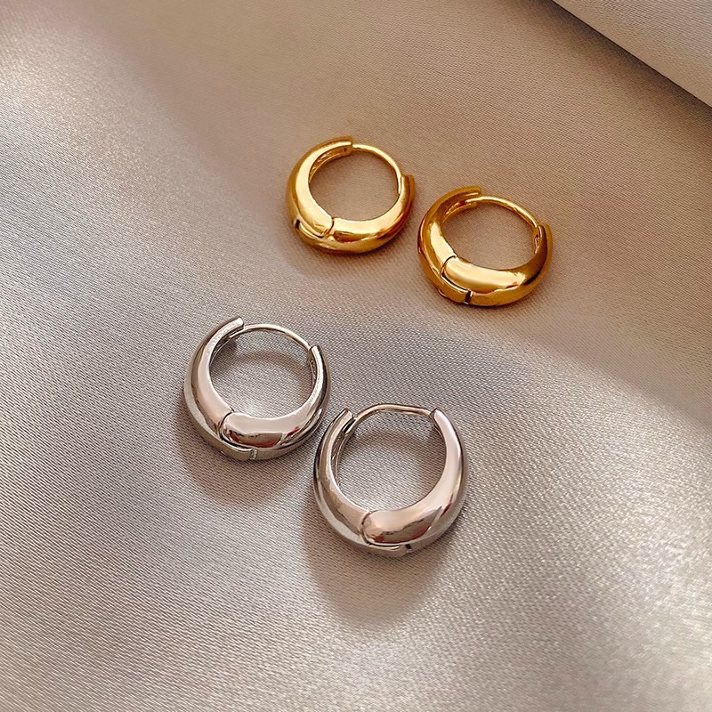 2023 new water drop plain ring earrings for women autumn and winter light luxury high-grade ear ring temperament earrings titanium steel ear studs ear buckle