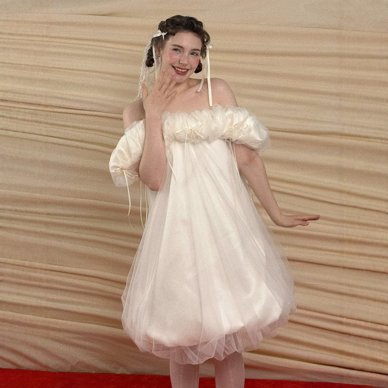 Short One-Shoulder Gown for Petite Women, Perfect for Travel Photography, Fairy-Style Maternity Light Wedding Dress, Bride's Registration Short Dress