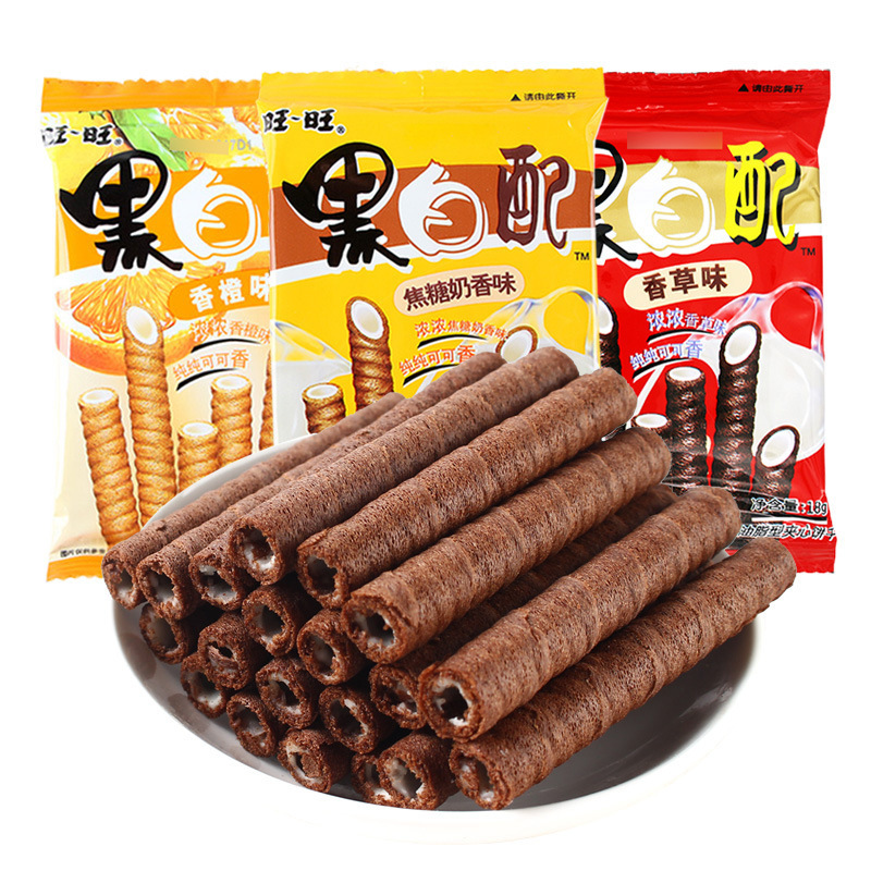 Wangwang Black and White with 16g*20 Packs of Chocolate Sandwich Roll Biscuit Sticks Vanilla Flavor Children's Day Casual Snacks