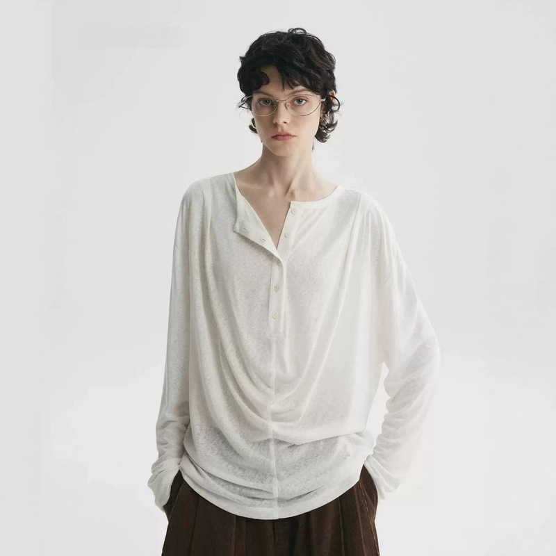 Versatile white breathable Henley collar pleated long-sleeve T-shirt for women / half-open collar relaxed top