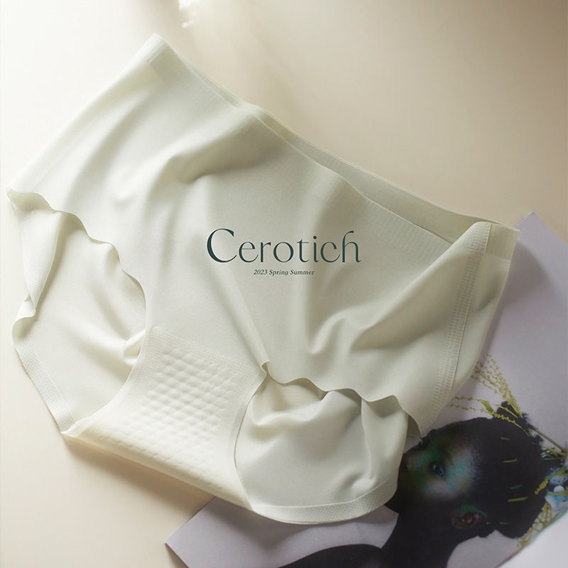 Cerotich3D Peach Butt Silk Panties for Women, Nude Feel, Antibacterial Crotch, Triangle Briefs, Anti-Exposure, Nude Feel, Butt-Lifting