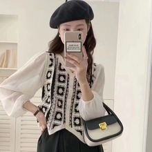 新款气质早秋镂空V领雪纺衫女设计感复古高级钩花拼接别致上衣潮