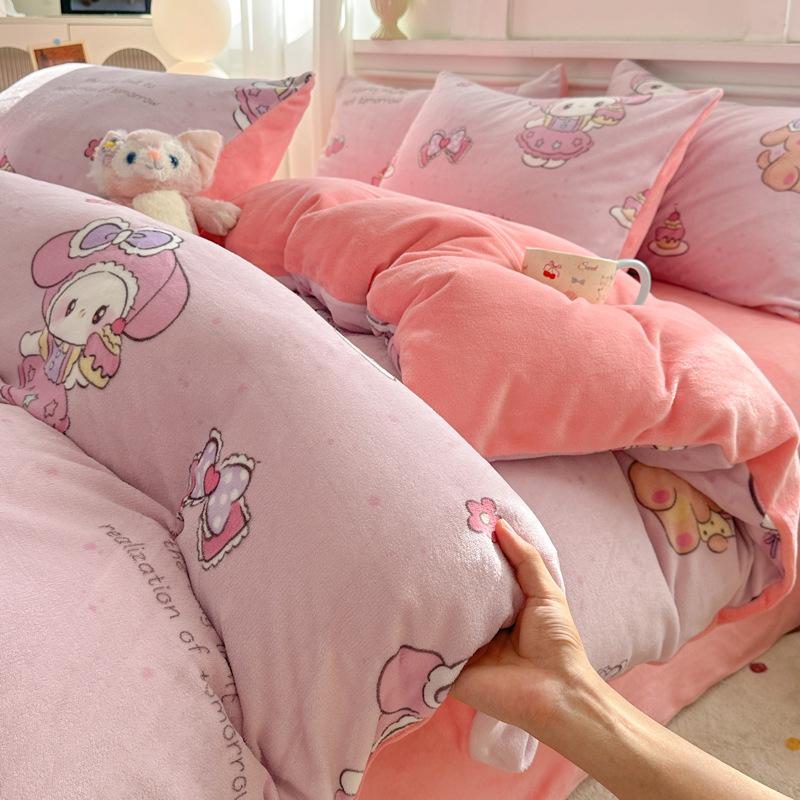 Invierno engrosado de leche de lana de cuatro piezas conjunto 2025 nuevo dormitorio sábanas de lana de coral cubierta de tres piezas conjunto de ropa de cama