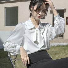 系带蝴蝶结白色衬衫女秋季灯笼袖雪纺衬衣设计感职业通勤正装上衣