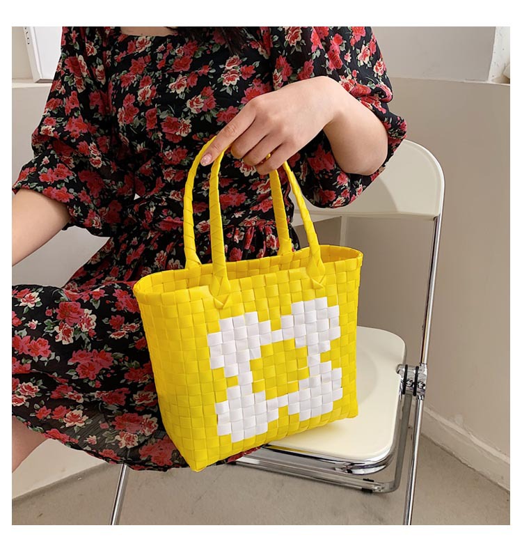 Fashion Color Woven Portable Bag display picture 1