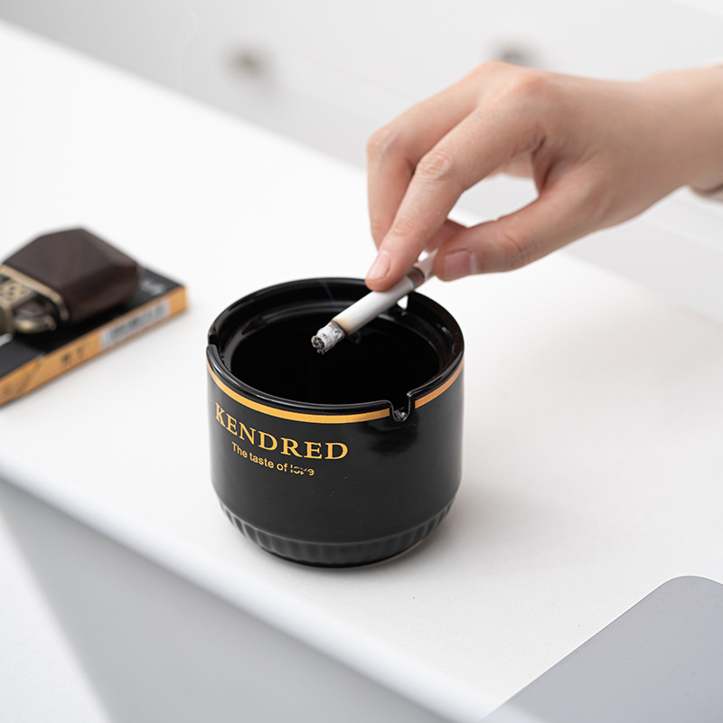 Cenicero doméstico sala de estar lujoso ligero de alta calidad cubierta de cinta de ceniza a prueba de volar oficina de alta gama atmósfera personalidad creativa de alto grado