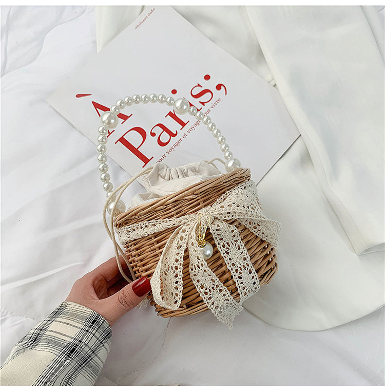 Fashion Round Straw Pearl Portable Bag display picture 24