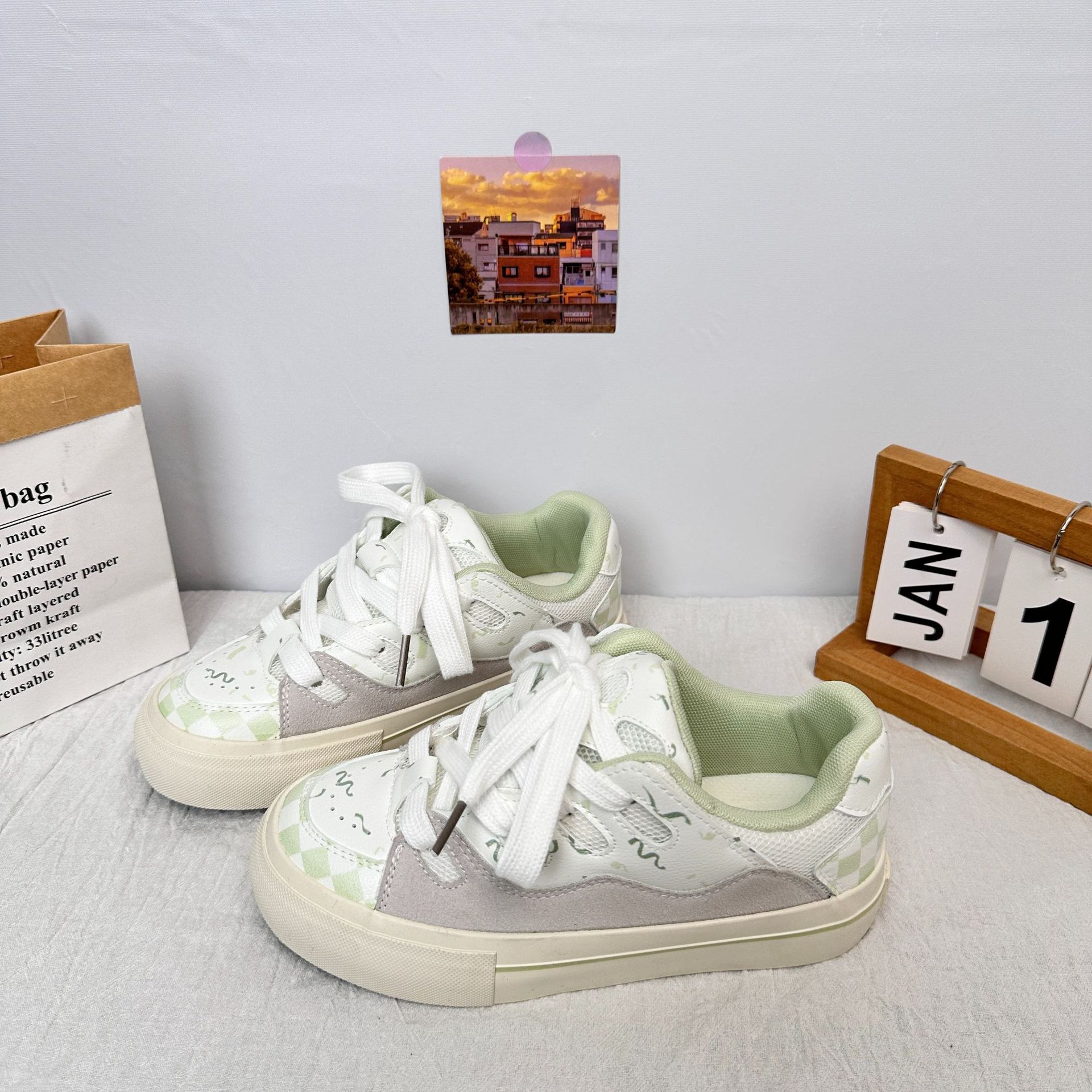 Zapatos de pan de onda lejana, arándano blanco, combinación de colores inteligente, zapatos de lona de moda de todo fósforo, zapatos de skate de moda nacional de corte bajo retro