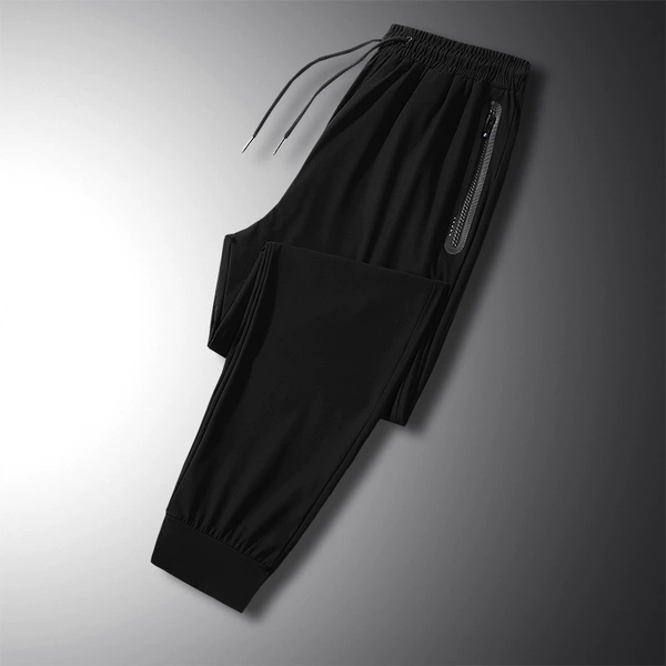 Small feet black