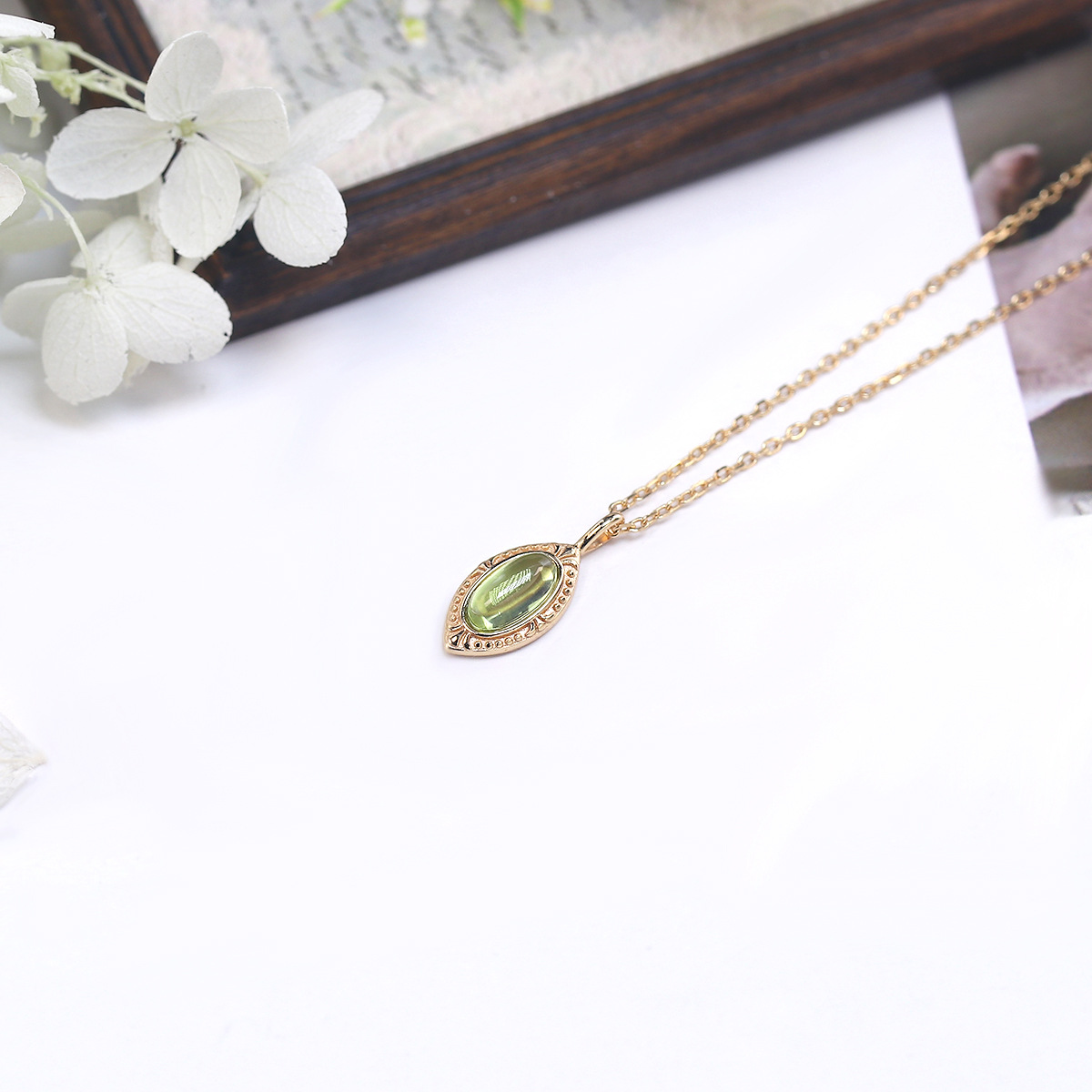 All Seasons Season 925 Sterling Silver Peridot Cable Chain Geometric Pendant Necklace