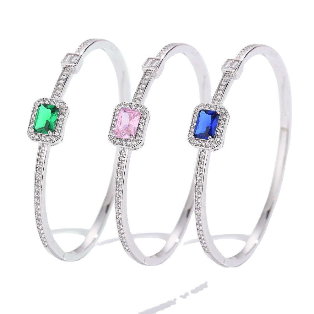 Pulsera de circonita de colores popular transfronteriza con diamantes de alto carbono para mujer, joyería de lujo ligero y a la moda, pulsera de diamantes completa exquisita de estilo europeo y americano.