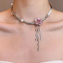 小众轻奢甜美粉色花朵锁骨链时尚气质网红同款五角星流苏短款项链