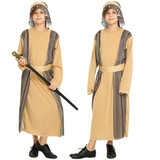 Рождественский священник Преподобный Цезарь Великая драма, потому что Детская дева Мэри исполняет Мэри, исполняет одежду