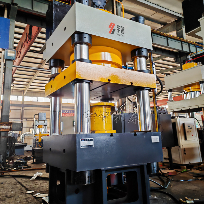 800吨四柱液压机4