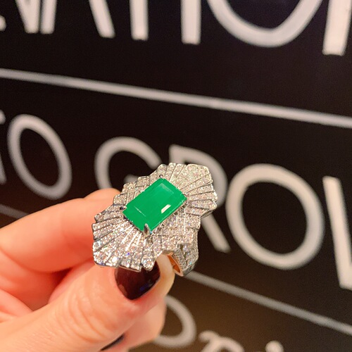Zhuang Sheng Sheng Jewelry Simulated Emerald Ring and Necklace Set Creative Style Full Diamond Heavy Setting Main Stone 8*12