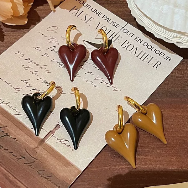 Luxurious and Exaggerated Style ~ European and American Heavy Metal Solid Pointed Heart Earrings Fashion Trend 2025