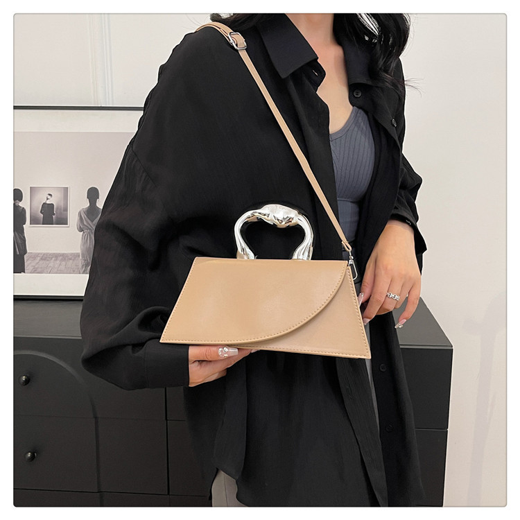 Nicho francés popular bolso de color sólido bolso de mujer 2024 verano nuevo estilo simple ocio red mochila de hombro