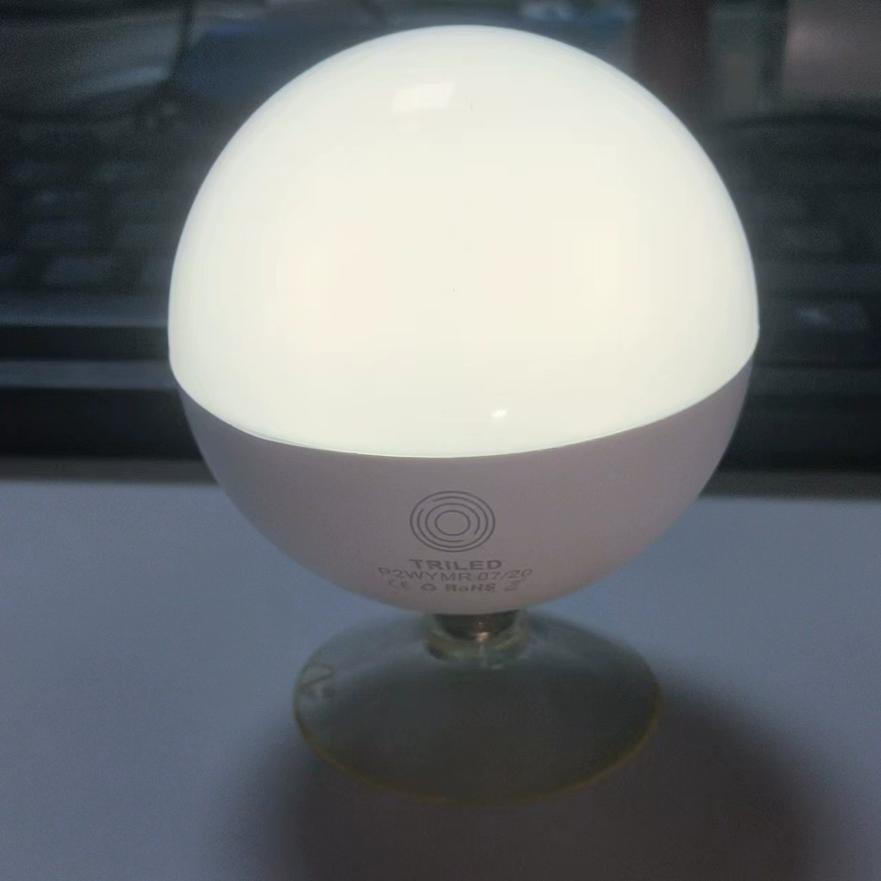 Светодиодный заполняющий светильник на присоске, перезаряжаемый, с бесступенчатым затемнением, трехцветный датчик температуры, сенсорный заполняющий свет, зеркальная фара, туалетный светильник