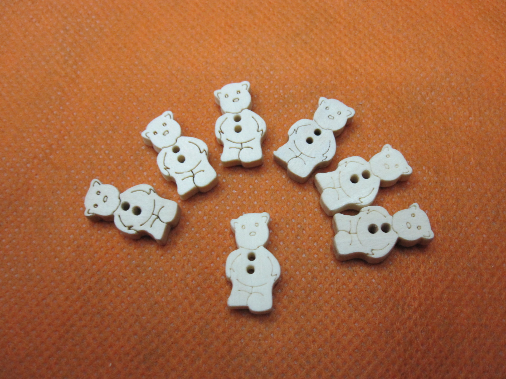 厂家直供应动物纽扣木珠木球木圈木纽扣木棒木红旗木皮带扣