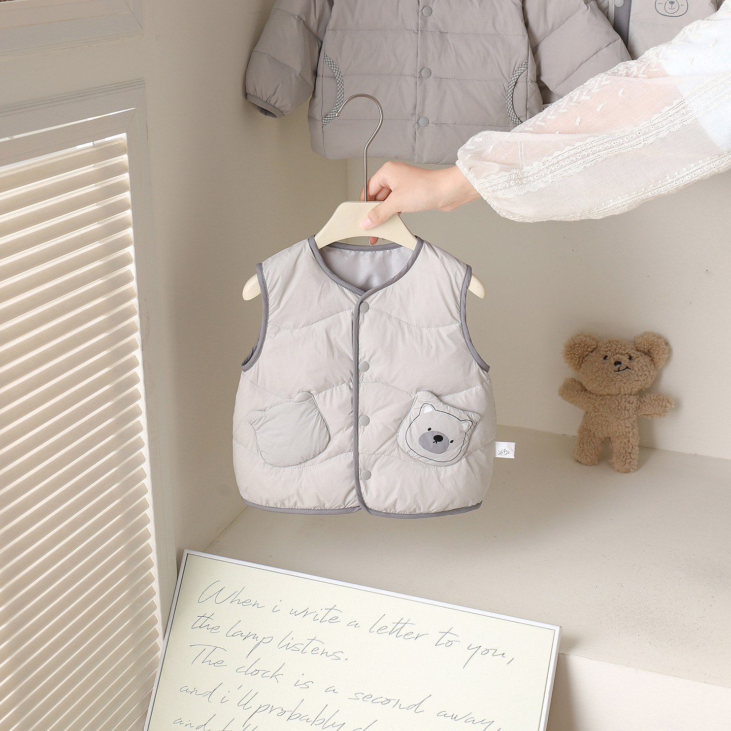 2026 New Baby Down Vest 90% White Duck Down Lightweight Down Vest for Boys and Girls, Children's Outerwear