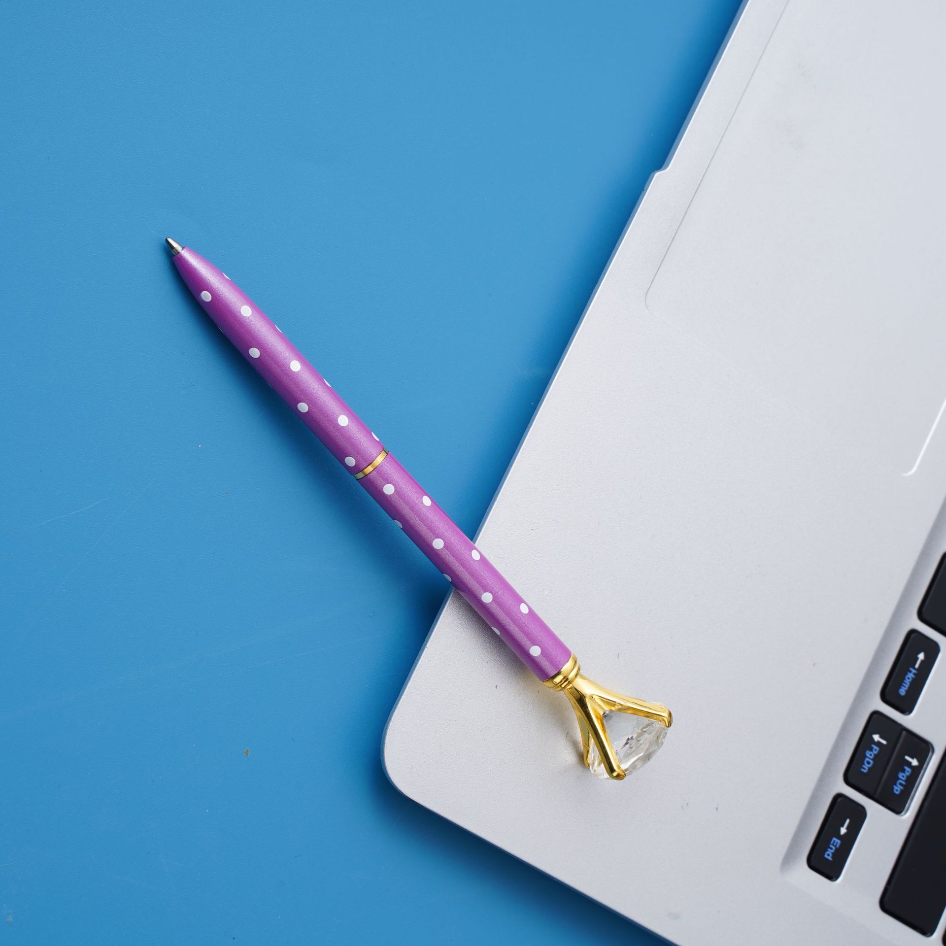 Fábrica al por mayor multicolor en stock bolígrafo de diamantes ins estilo Oficina pluma de metal Logotipo de impresión