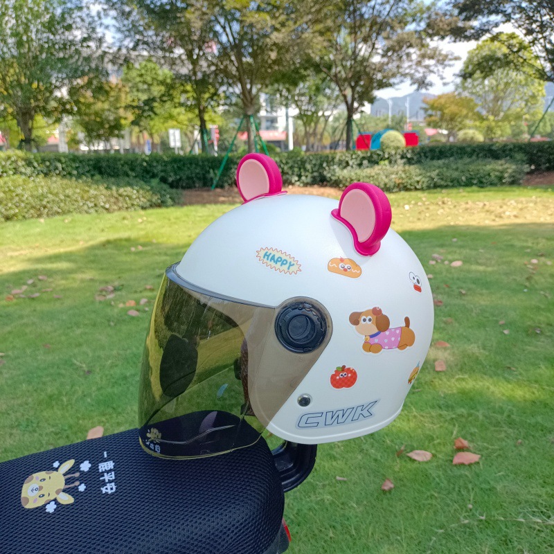 New National Standard 3C Certified Electric Motorcycle Safety Helmet for 1-8 Years Old, Four-Sided Windproof, Warm and Not Broken
