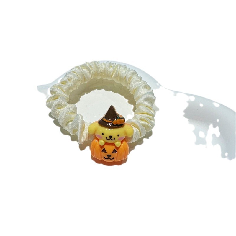 ハロウィーンのサンリオの髪輪が可愛いです。|undefined