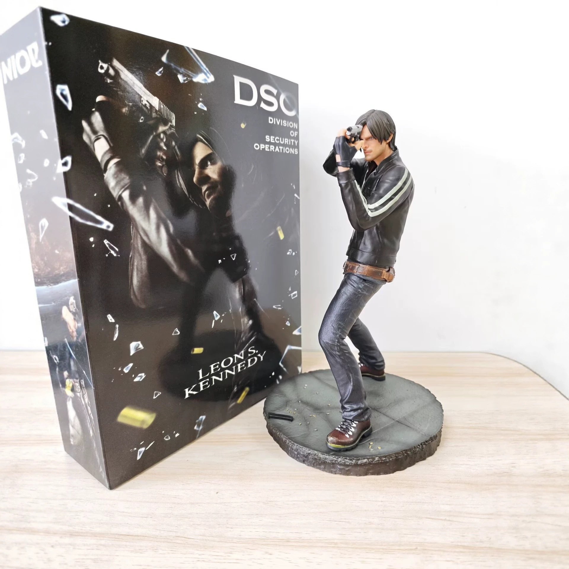 New Resident Evil 6 Leon 1/6 Lee Sang-Gwang Middle-Aged Man Style Limited Edition Figure Statue