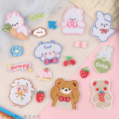 コンピュータの刺繍の標識のかわいい漫画の動物の果物のパッチは服装のアクセサリのdiyの刺繍を貼って布を貼り付けます。