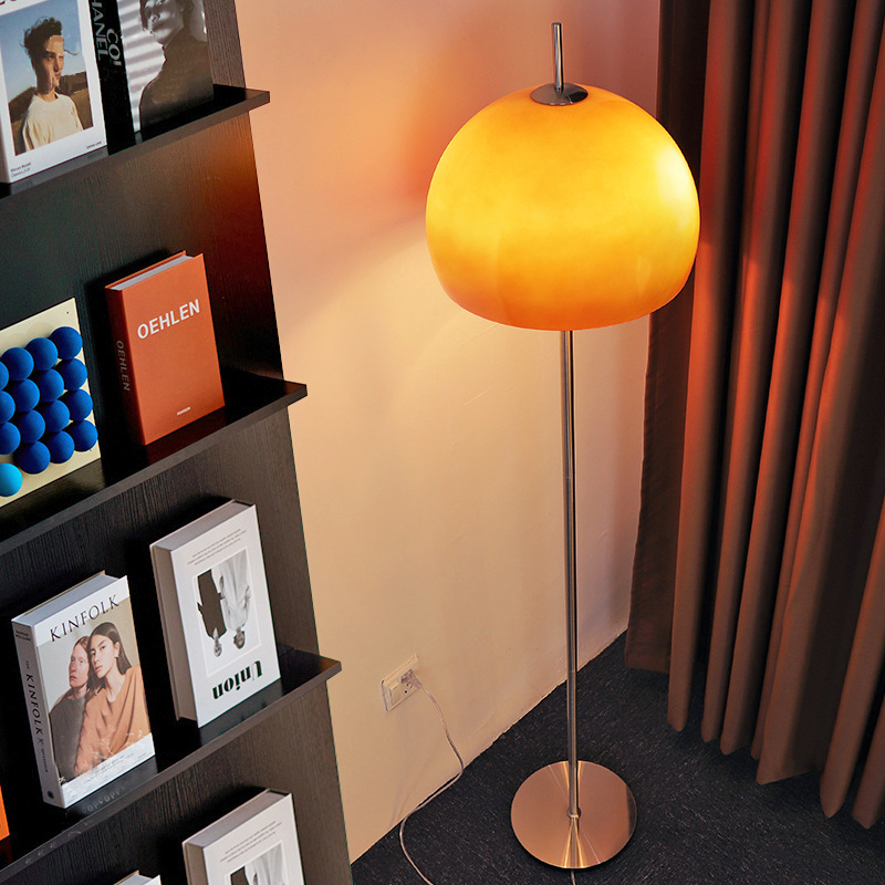 Retro table lamp for bed