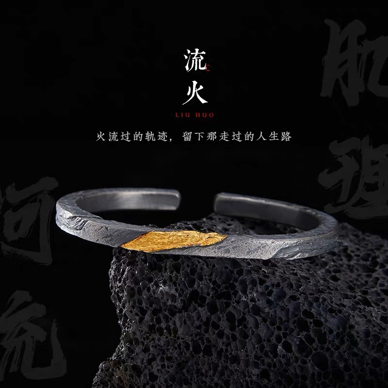 2023 Cruz-frontera de los hombres tejidos giro pulsera personalizada colección nueva europea y americana retro pulsera abierta al por mayor