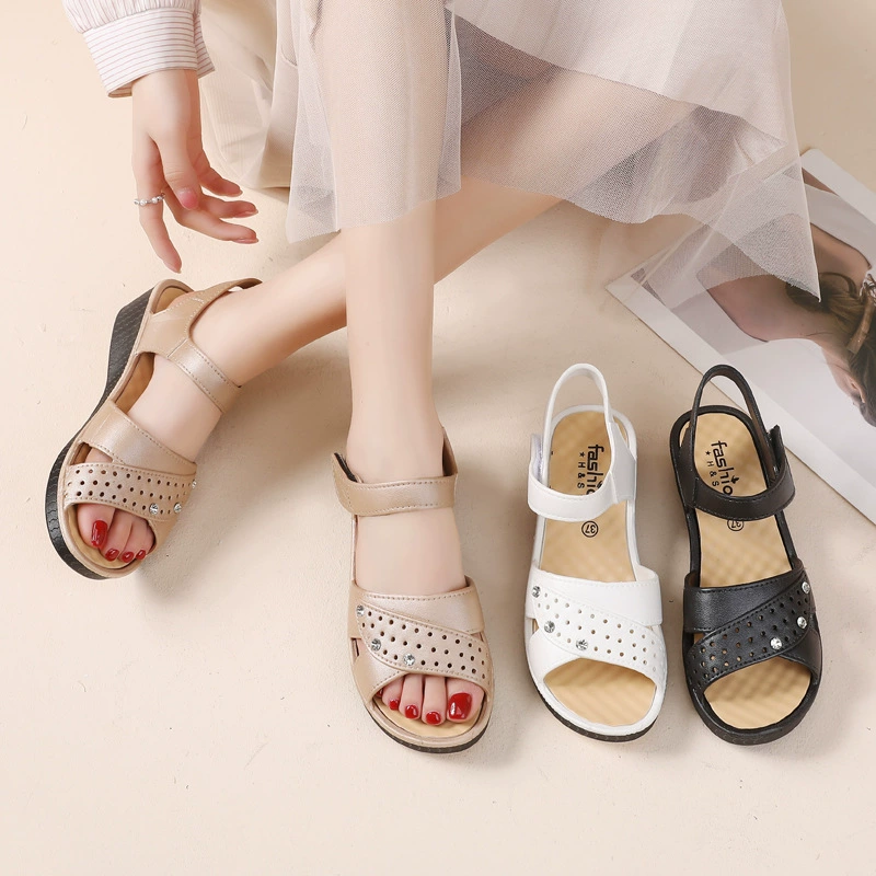 2025 новая мама сандалии среднего и пожилого возраста женская обувь летняя плоская подошва нескользящая