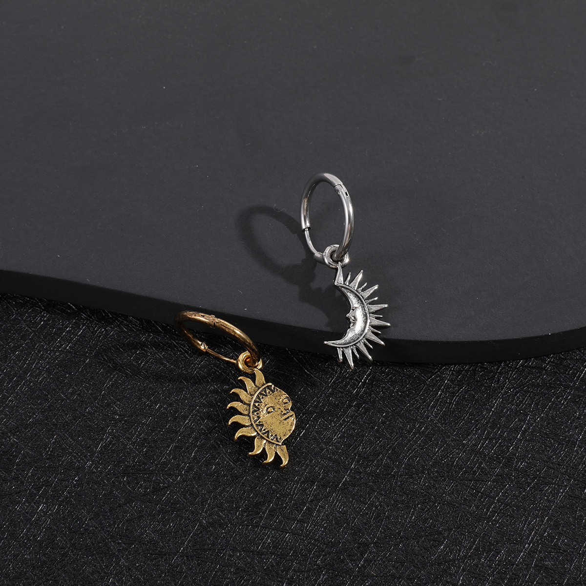 Accessoires asymétriques Soleil et Lune pour hommes et femmes, collier et boucles d'oreilles haut de gamme, design polyvalent et épuré_voghion.com