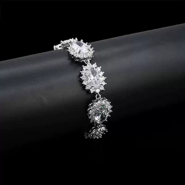 White Base White Polyrum Bracelet