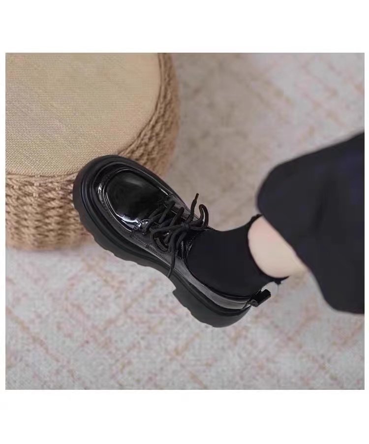 글로시한 블랙