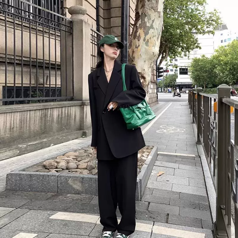 Серый пиджак женский маленький 2024 весна и осень новый oversize свободный тонкий темпераментный костюм