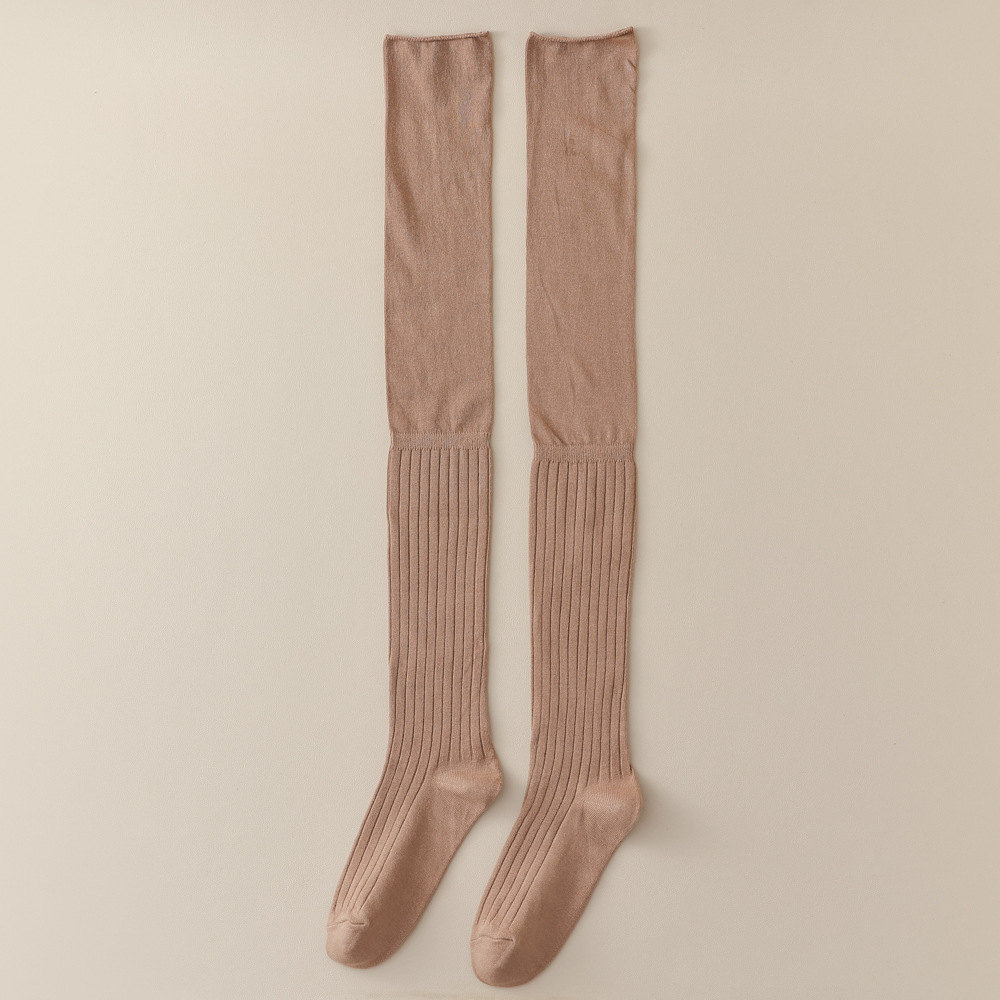 アングラの赤い櫛の綿の長い筒は膝の靴下の高い筒の純色のつなぎ合わせのinsの潮は妊婦の太ももの靴下に乗ります。