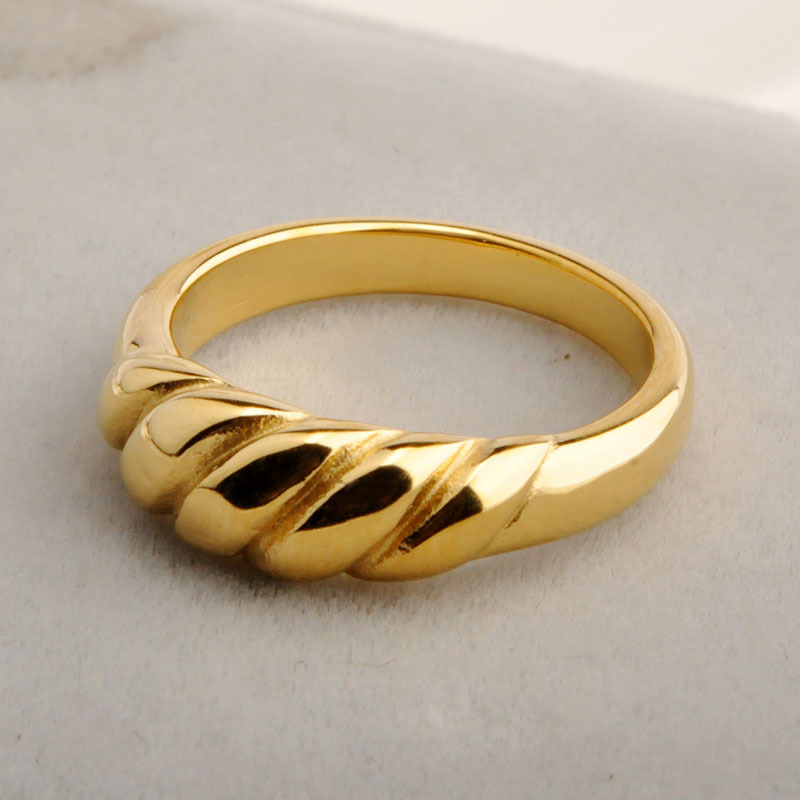 Daily Occasion 304 Stainless Steel Material PVD Coated Real Gold Plated Waves Stainless Steel Simple Style Waterproof Non Tarnish Rings