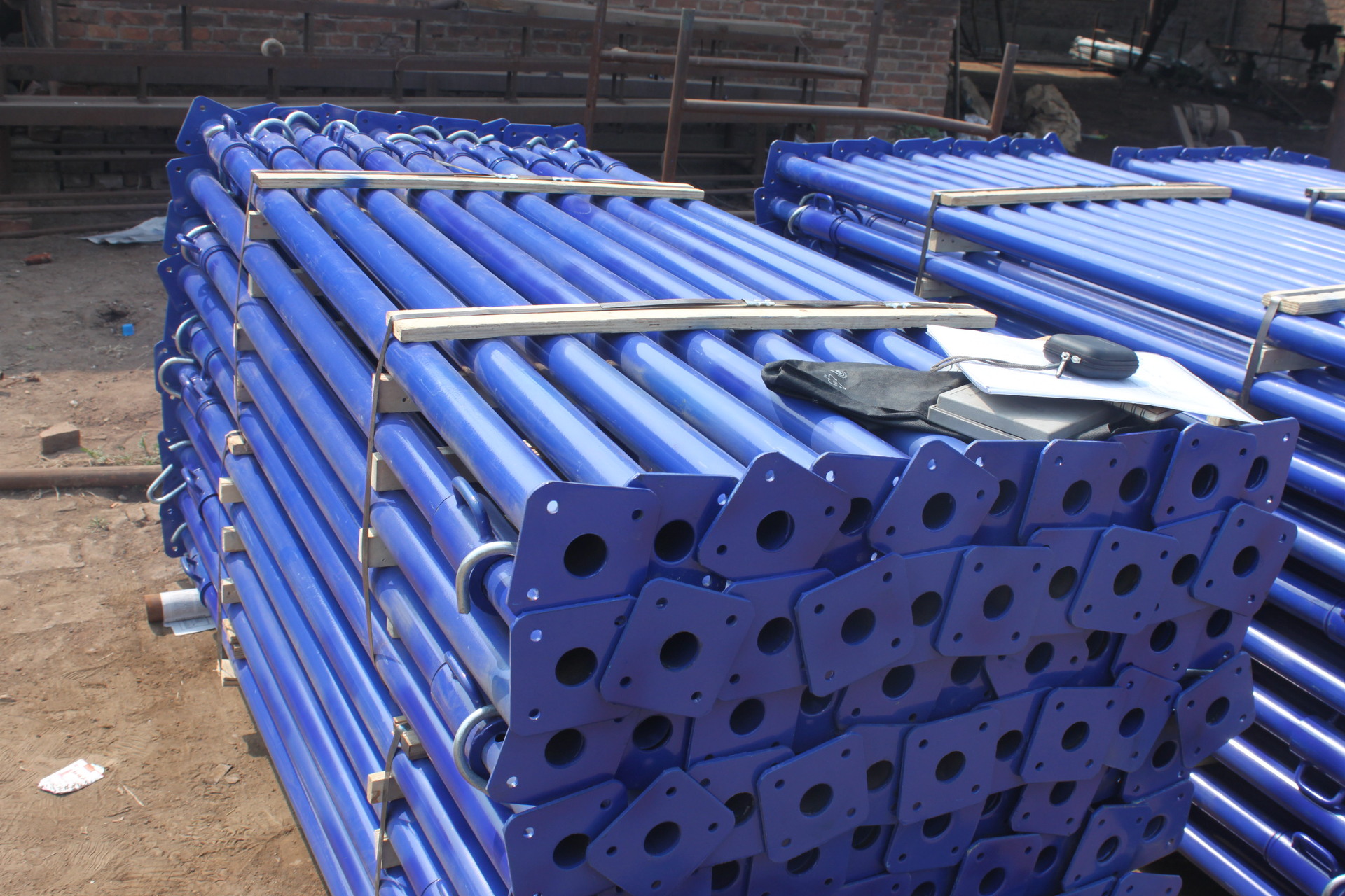 钢支撑打捆照片欧式