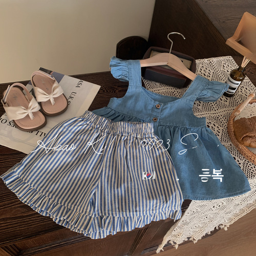 Kids' denim tank top with stylish short sleeves, spaghetti straps, and matching vertical stripe shorts set for 2024 summer in Korea.