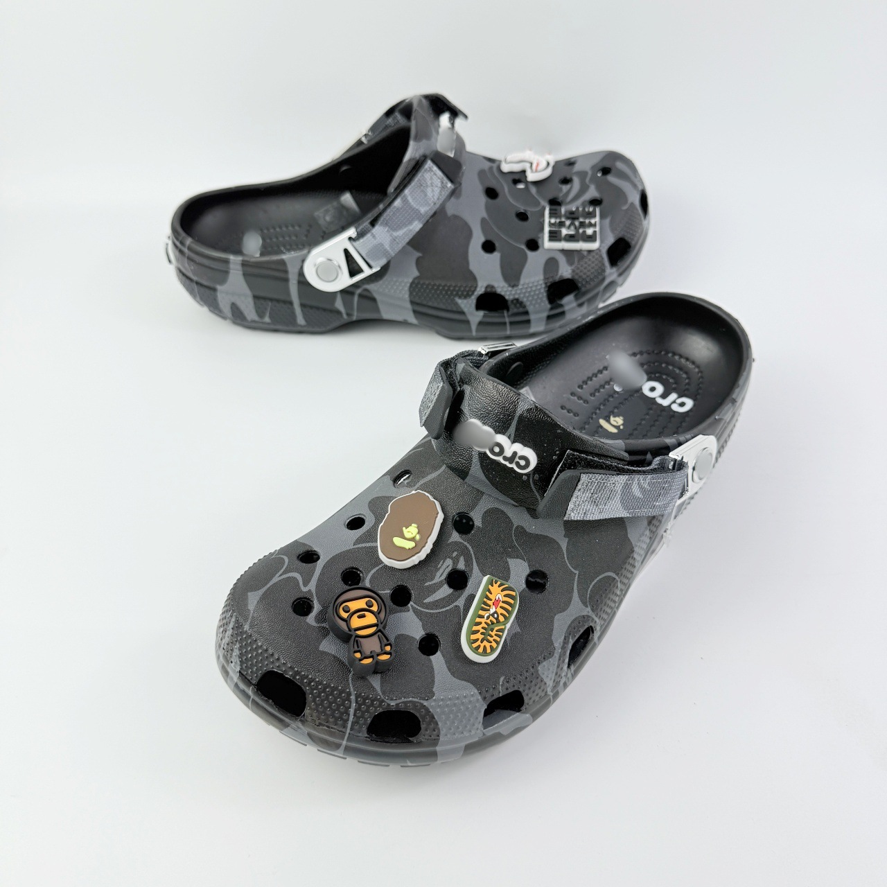 croos nuevo beep ape cabeza de adulto zapatos de agujero zapatillas frías para hombres y mujeres resbaladizas suelas suaves zapatos de playa