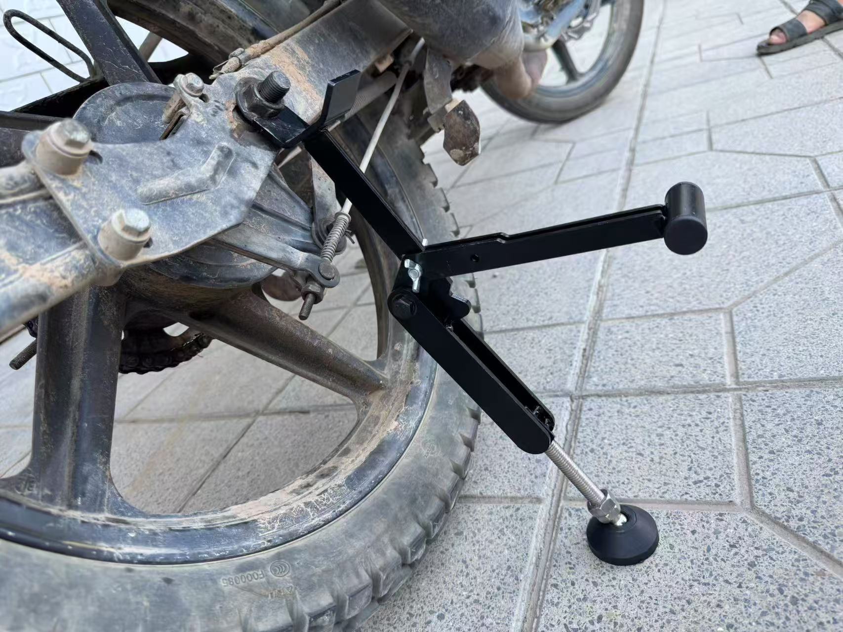 Motorcycle Portable Lift Stand Folding Parking Stand Kickstand Support Stand Maintenance Repair Tool Single Swingarm Chain Cleaning Tool