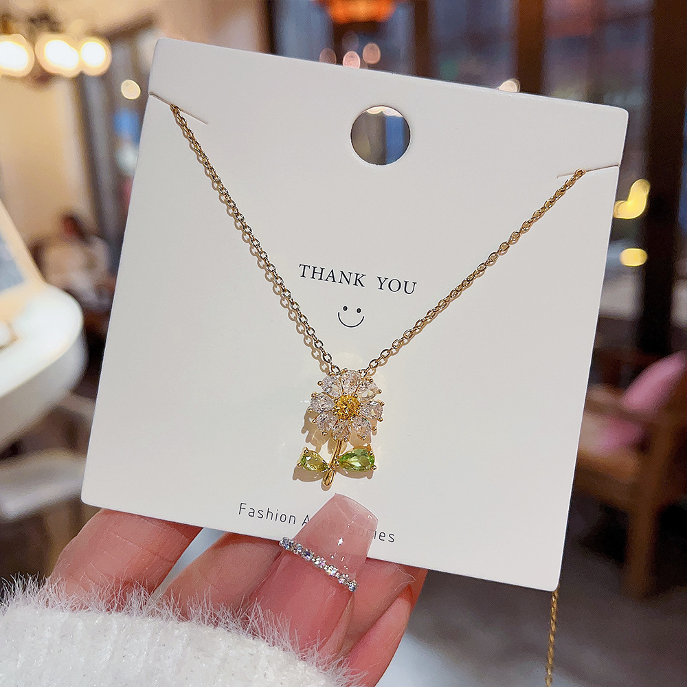 Daily Occasion 304 Stainless Steel Material Sunflower Pattern Wholesale Jewelry Sweet Sunflower Titanium Steel Zircon Inlay Pendant Necklace