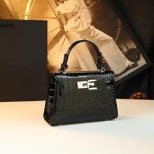 �{�~�y�P��С����2025�¿�������r��б����ٴ���|Ůʿ�μ����