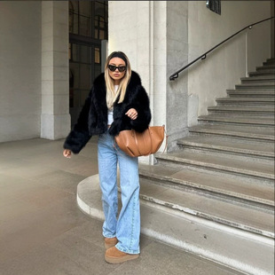 �羳�W���̿��Ƥ������Ů�������Ӻ�ëë���º�ɫ����ë����