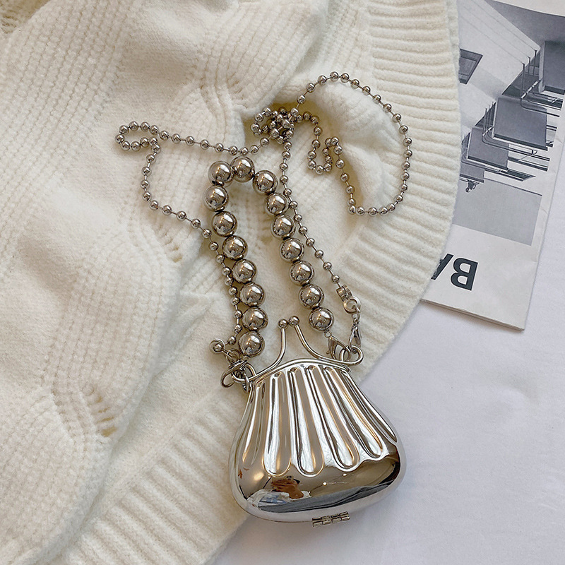 High end Mini Pearl Chain Handheld for Women 2023 New Small Stand One Shoulder Crossbody Shell Blessing Bag_voghion.com