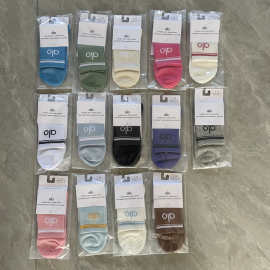 alo yoga袜子中筒网眼运动款瑜伽袜四季多色ins男女袜韩国代购袜