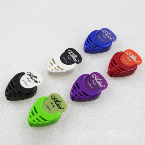 Guitar pick box heart-shaped electric guitar pick clip stickable pick cover triangular pick pick clip