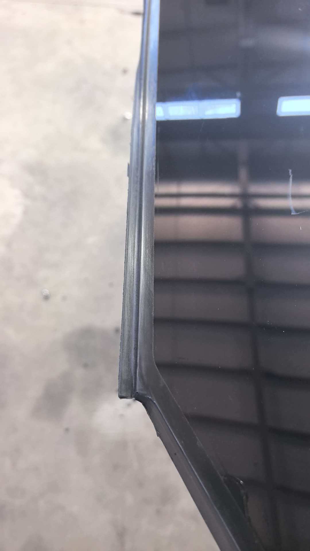 Car glass suitable for 2023 BYD Song Plus rear tempered glass BYD-SONG rear door glass