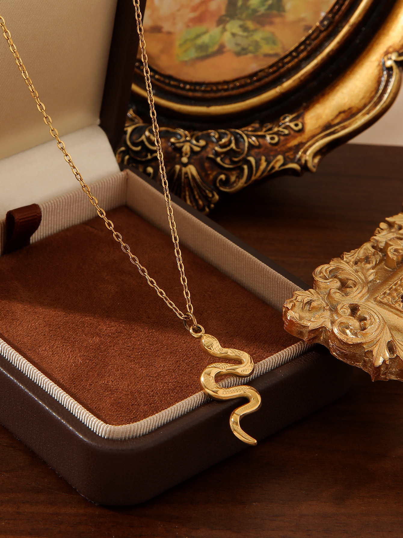 Women's Gender Wholesale Jewelry Vintage Style French Style Sun Heart Shape Snake Titanium Steel 18K Gold Plated Plating Pendant Necklace Cable Chain